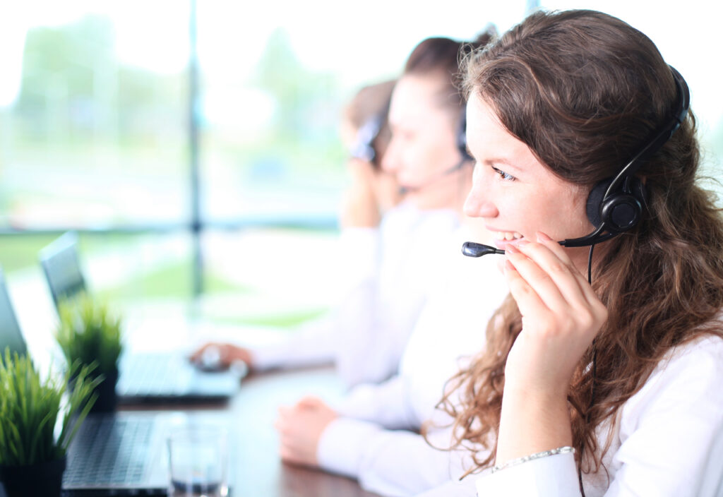 Réduisez le taux de roulement dans votre centre de contact grâce au CCaaS. Reduce Turnover in Your Contact Center with CCaaS